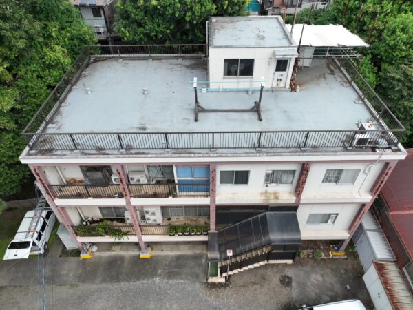 東京都大田区にて雨漏り修理・防水工事〈屋上シート防水・ウレタン防水工事〉の施工前写真